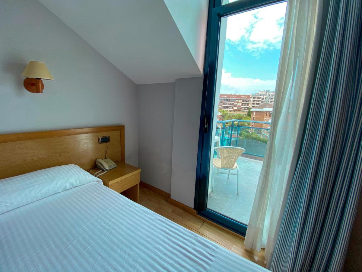 Hotel Soraya Suances Bagian luar foto
